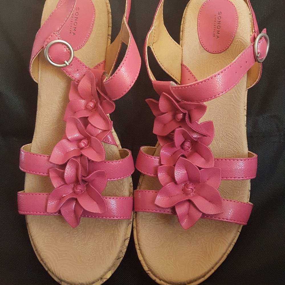 🍷 Sonoma Pink Petals Wedge Heels🍞